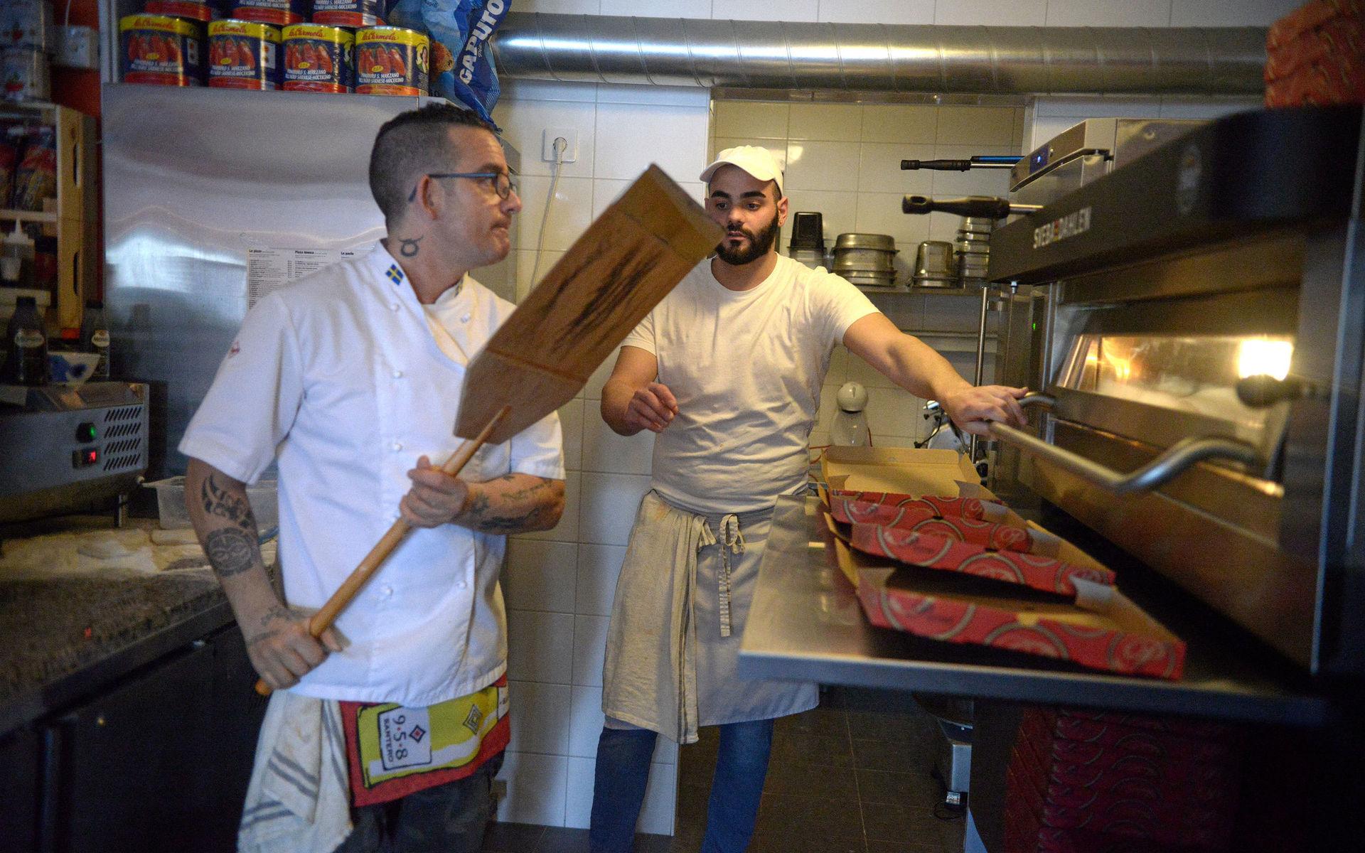 Francesco Sabatino kommer också från Italien och är liksom Riccardo en utmärkt pizzabagare.  