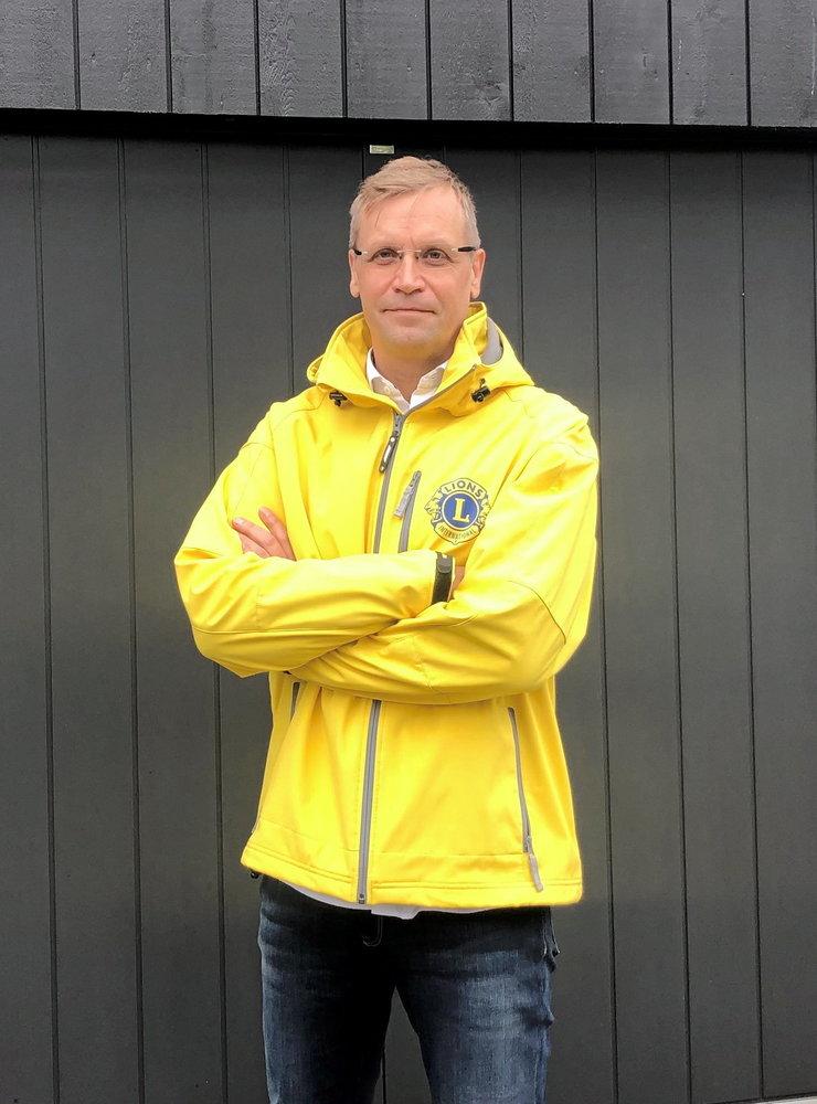 Pierre Hultstrand från Lions club Alingsås om årets Luciatrupp.