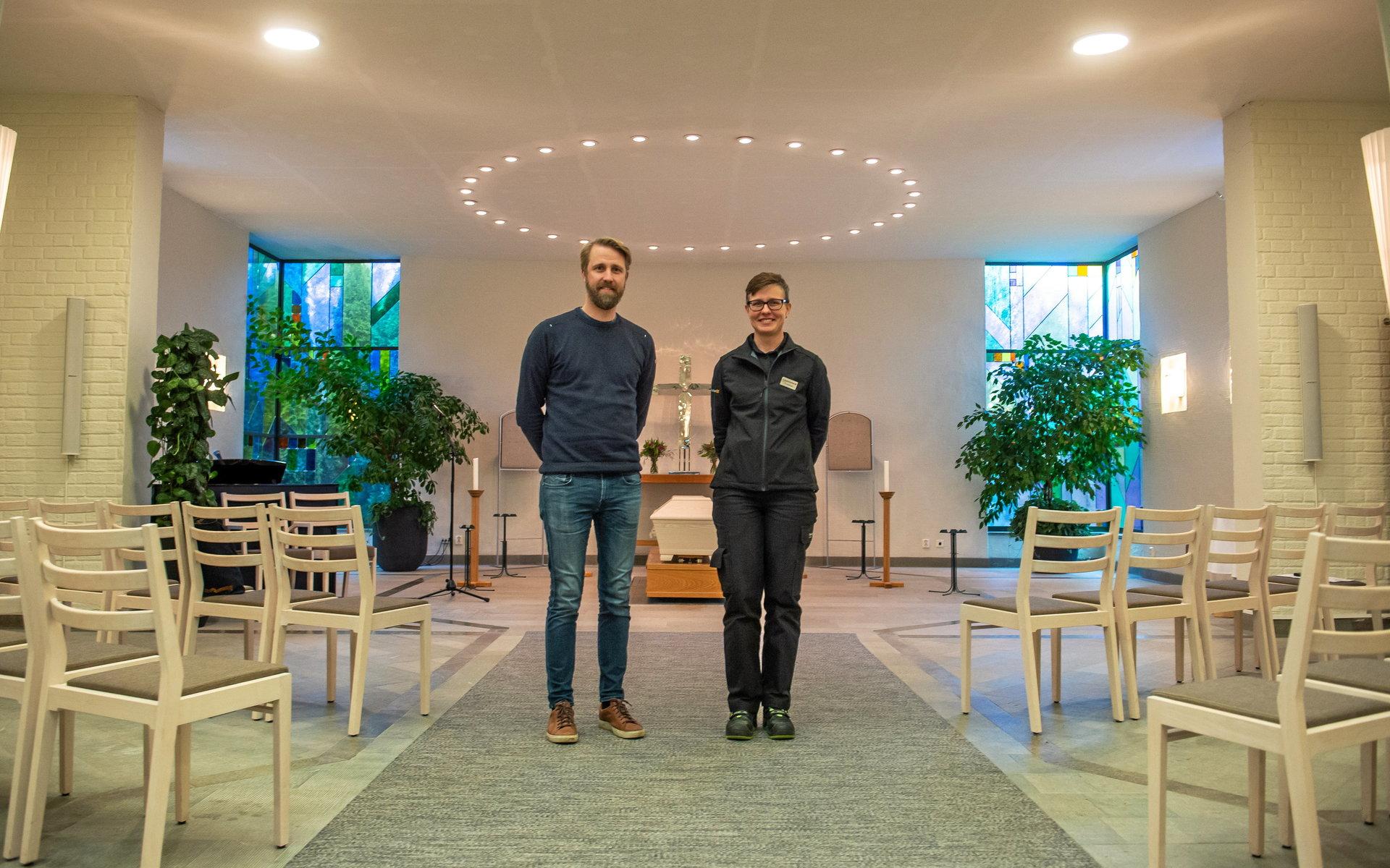 Alexander och Ylva har jobbat i Alingsås pastorat i över tio år. De berättar att de älskar sina jobb och att de som jobbar i verksamheten är väldigt glada människor.