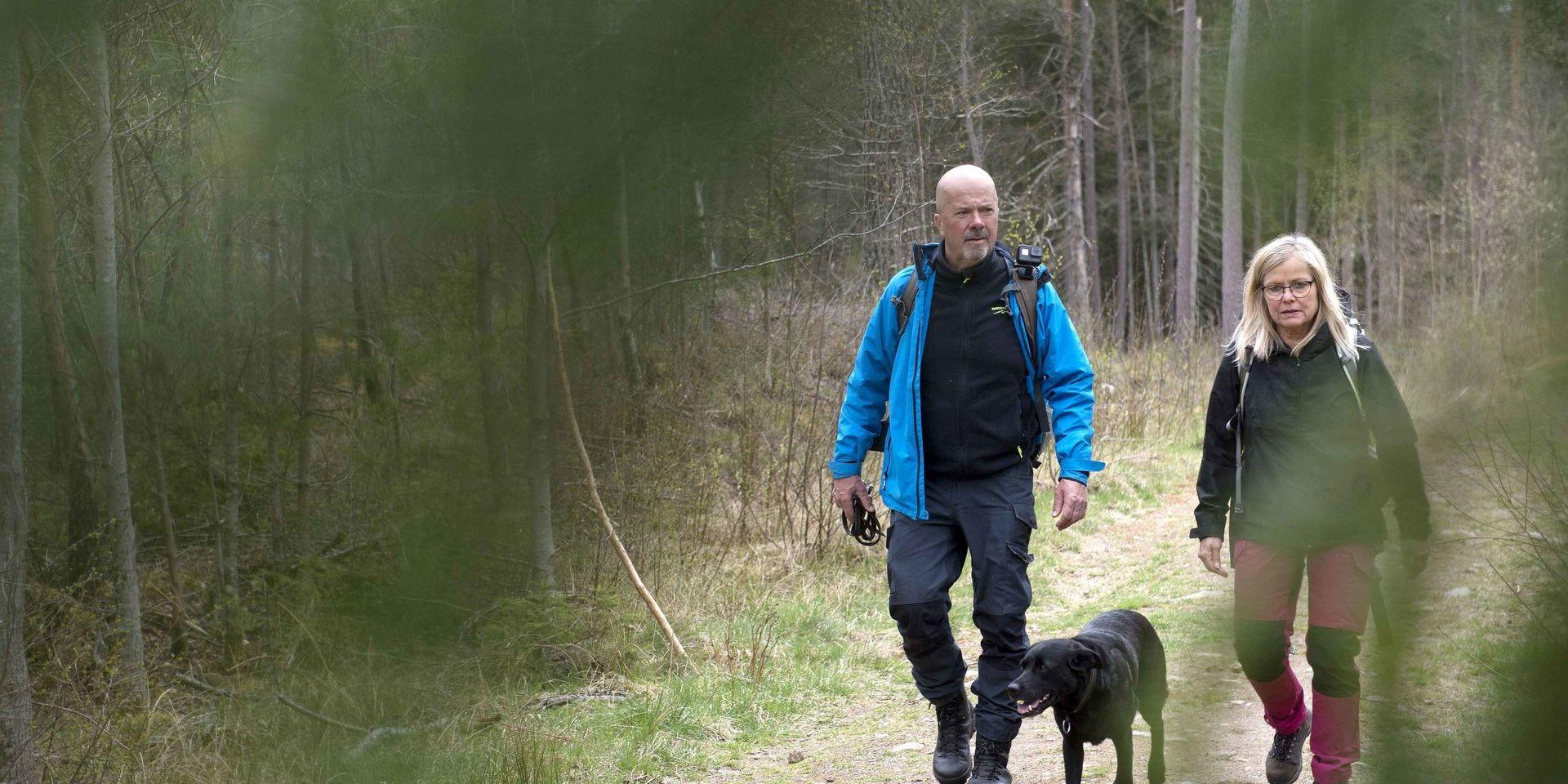 – När man har hund så går man ändå och det är trevligare att gå sådana här leder, säger Jörgen.
