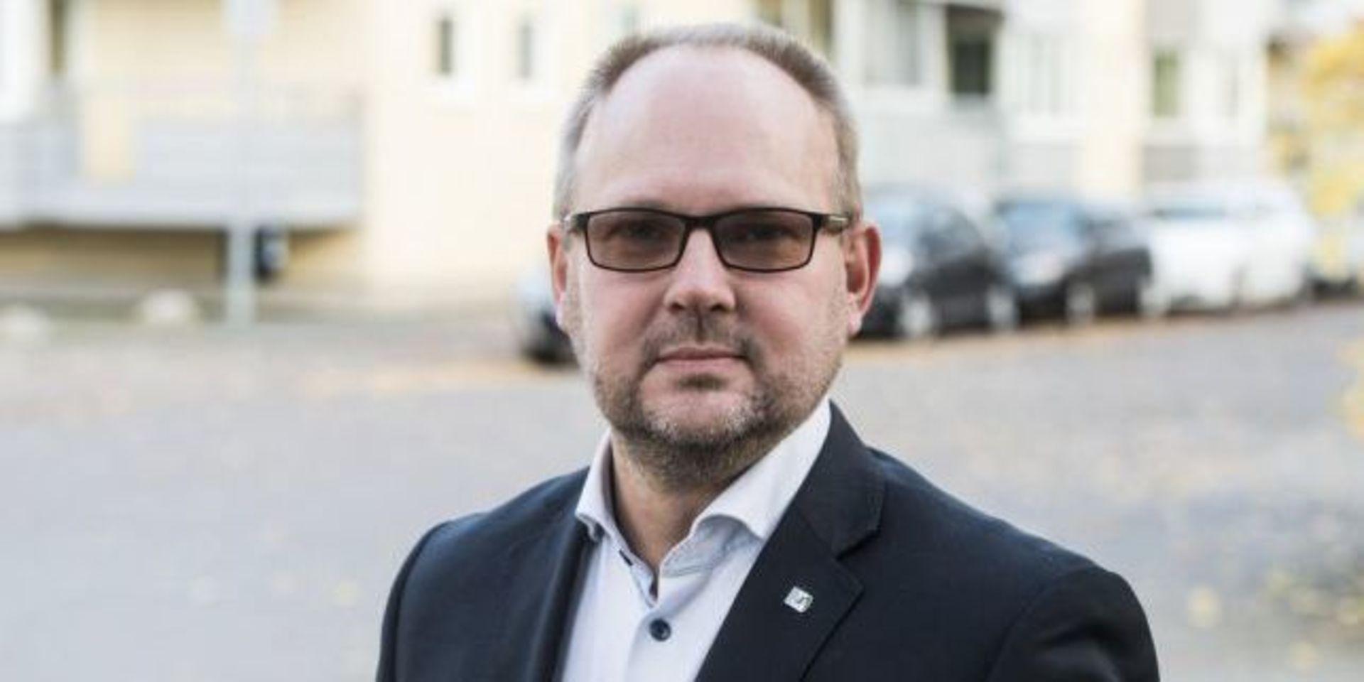 VILL KONTROLLERA LÄRARE. Sverigedemokraterna i Alingsås föreslår i sin budget att nämnderna ska kontrollera att lärarna är objektiva i sin undervisning. Enligt Glenn Pettersson, partiets gruppledare i fullmäktige, så är inte lärarna objektiva i dag.