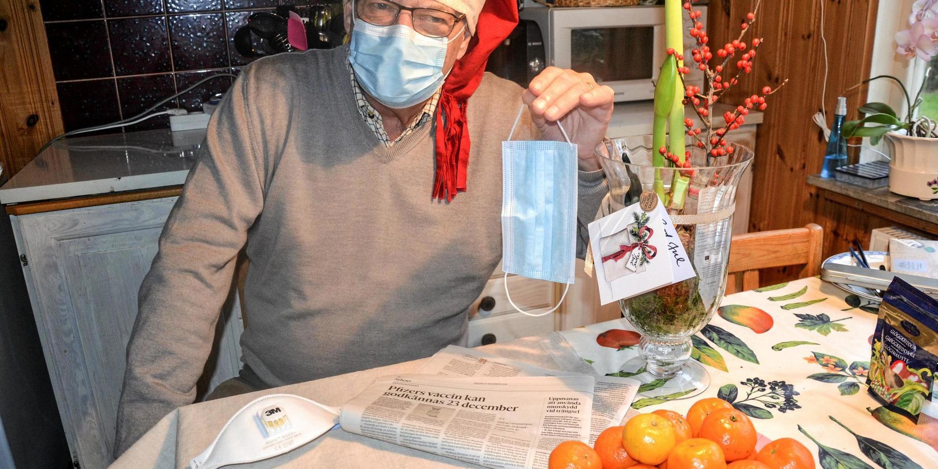 Peter Wertman, husläkare, rekommenderar inför julen användandet av munskydd.