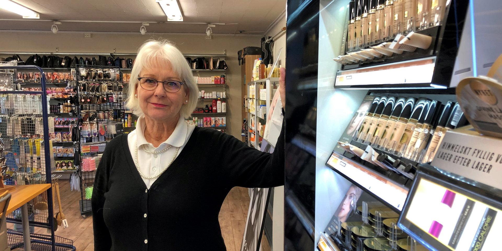 I 23 år har Siv Thörnell drivit sin butik Thörnells Parfymeri på Storgatan i Herrljunga. Nu har hon bestämt sig för att sälja och gå i pension. 