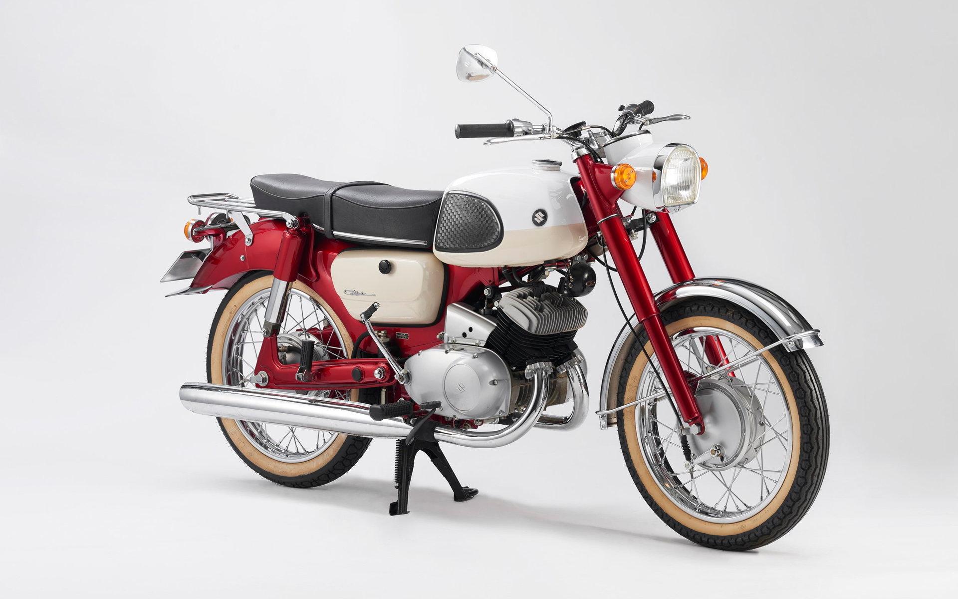 Colleda var Suzukis första riktiga motorcykel. Den kom att tillverkas i många olika utföranden.