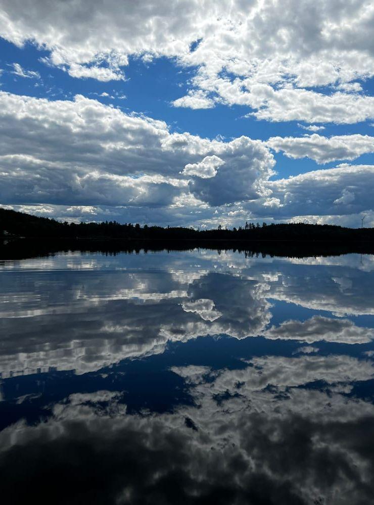 Spegelblanka moln från Alingsås.