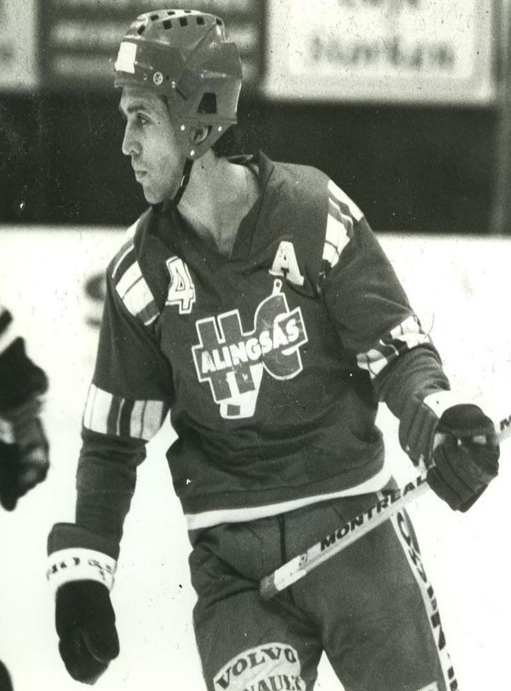 Hans ”Mullan” Munter, hårdför back, på tiden det begav sig i Alingsåshockeyn. 