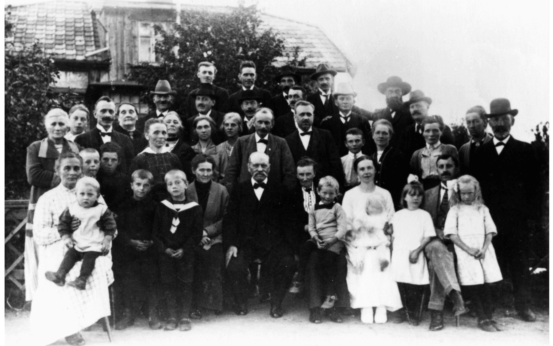 Gäster vid Alfred Sultans sjuttiofemårs dag i Långared den 24 september 1922.