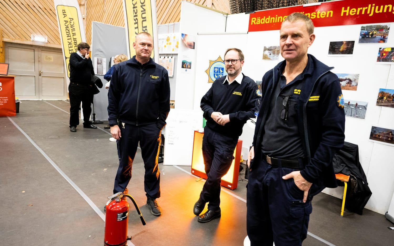 Johan Fors, Tomas Svanesson och Lars Arnoldsson från räddningstjänsten hoppades locka intresse för brandmannayrket.