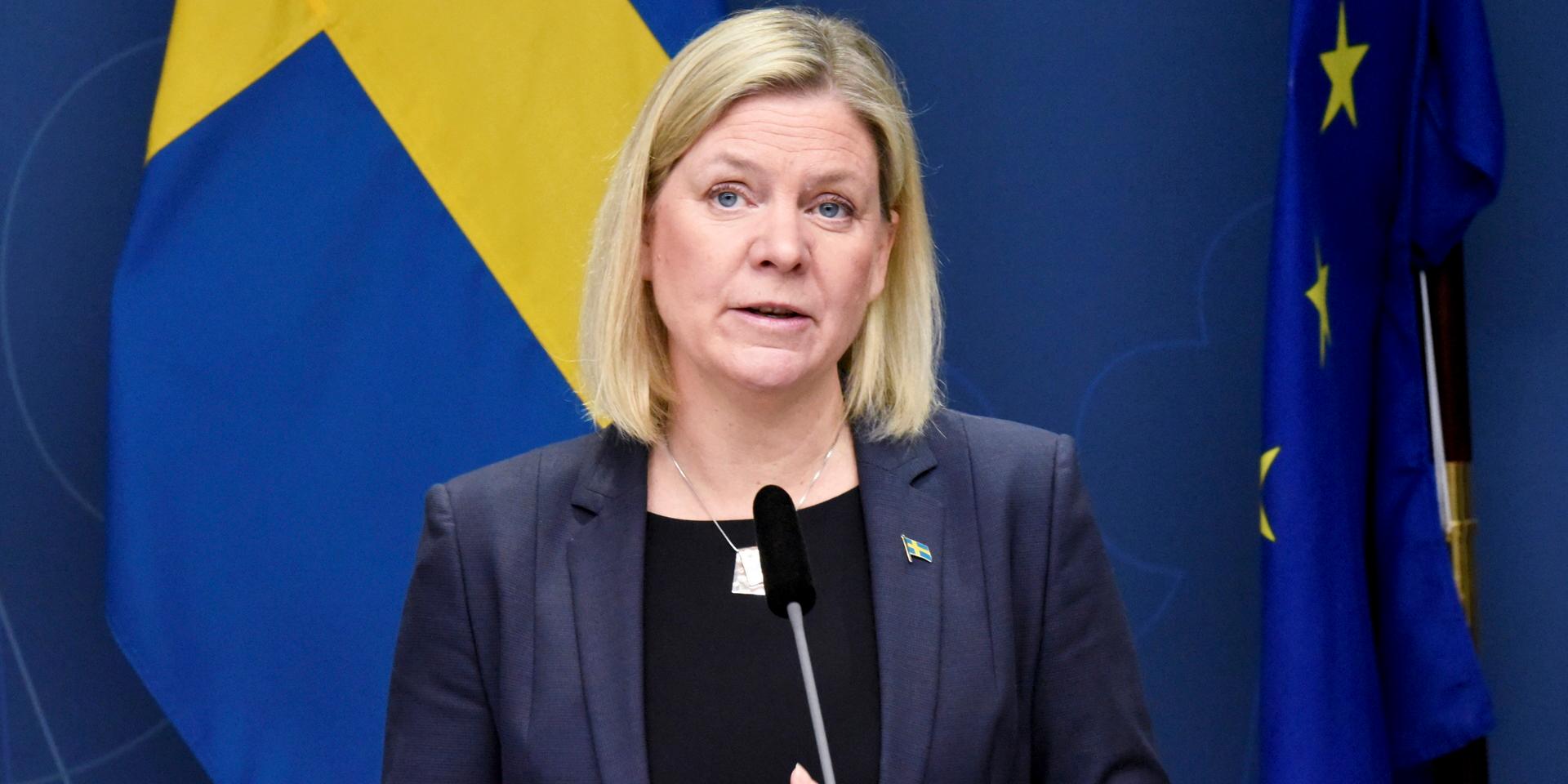Statsminister Magdalena Andersson (S) presenterar nya restriktioner under pressträffen i Rosenbad.